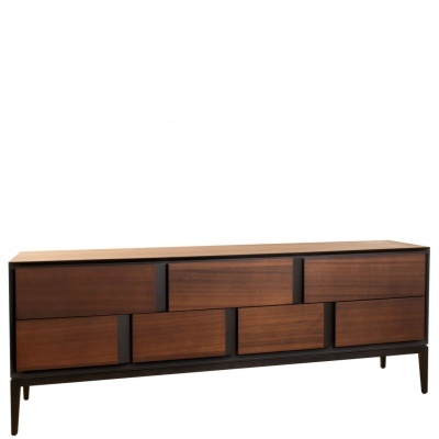 Aparador castanho de madeira com pernas e estrutura pretas