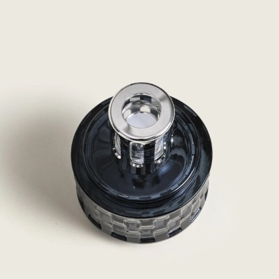 Base de vidro para difusor de aroma redonda com tampa metálica prateada e padrão quadrado