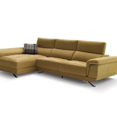 Sofá canto chaise longue amarelo mostarda com almofada xadrez cinza