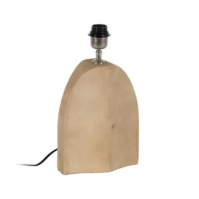 Candeeiro de mesa com base de madeira clara e suporte metálico para lâmpada