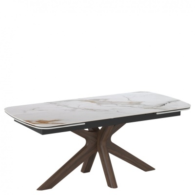 Mesa de jantar retangular com tampo em mármore branco e pés de madeira.