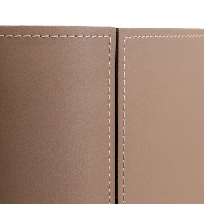 Capas de cadernos em couro sintético bege com costura branca