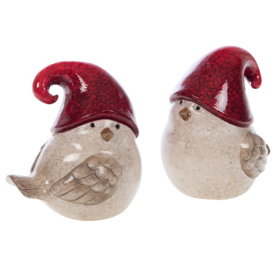 Dois ornamentos de cerâmica de pássaros com chapéus vermelhos