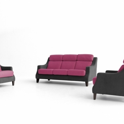 Conjunto de sofá com estofos rosa e cinza em fundo branco