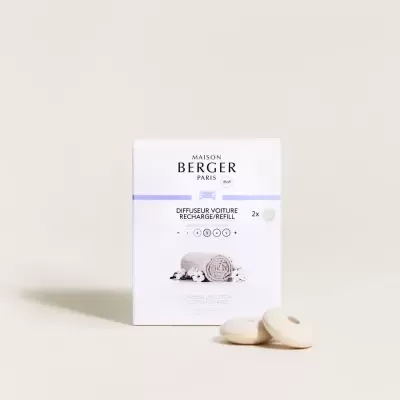 Recargas para difusor de carro Maison Berger Paris em embalagem branca com dois discos beige ao lado