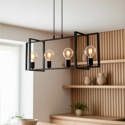 Candeeiro suspenso preto com quatro lâmpadas na cozinha com madeira clara