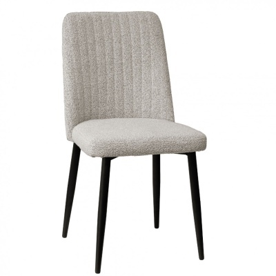Cadeira estofada cinza claro com pernas pretas