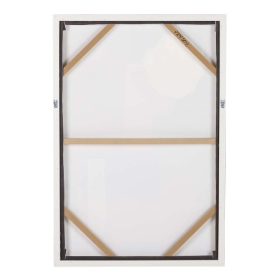 Parte traseira de uma tela para pintura com estrutura de madeira