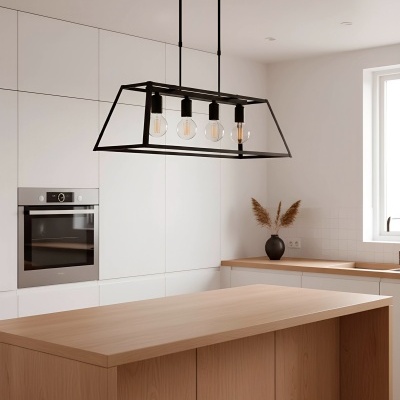 Cozinha moderna com ilha de madeira clara e candeeiro suspenso preto.