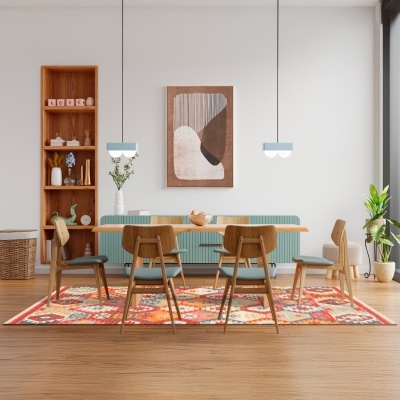 Sala de jantar moderna com mesa e cadeiras de madeira, tapete colorido e decoração minimalista