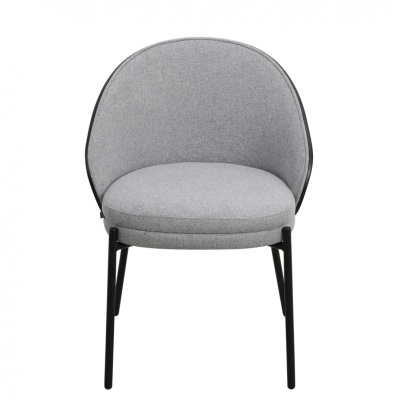 cadeira cinza clara com estrutura preta e design moderno