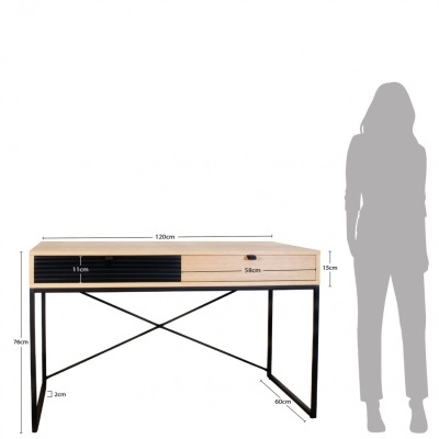 Secretária de madeira clara e estrutura metálica preta com dimensões indicadas.