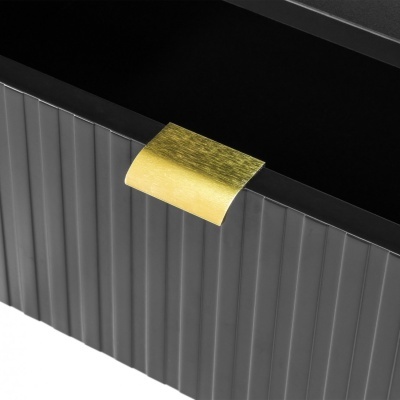 Caixa cinzenta com puxador metálico dourado