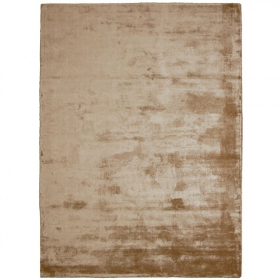 Tapete retangular bege com textura aveludada