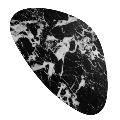 Tampo de mesa em mármore preto com veios brancos, formato assimétrico
