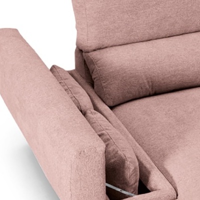 Sofá cama rosa com tecido e almofadas visíveis