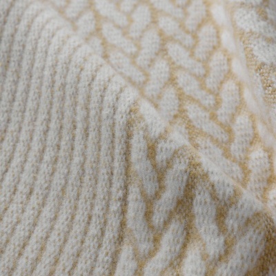 Tecido de lã com padrão trançado bege e branco