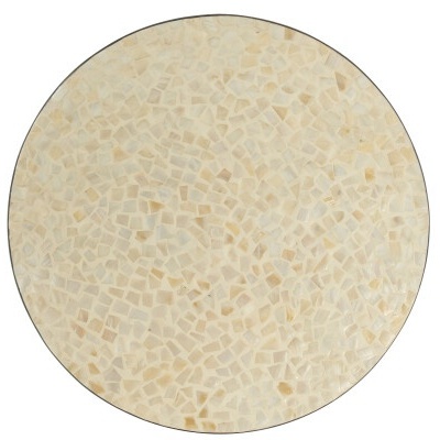 Prato redondo bege com padrão mosaico