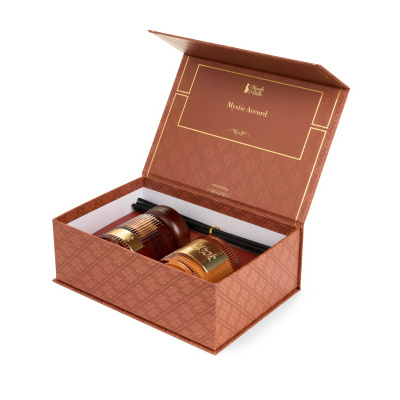 Conjunto de aromatizadores Mystic Accord da Nuvole di Stoffa em caixa castanha decorada