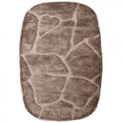 Tapete oval castanho com padrão de pedras