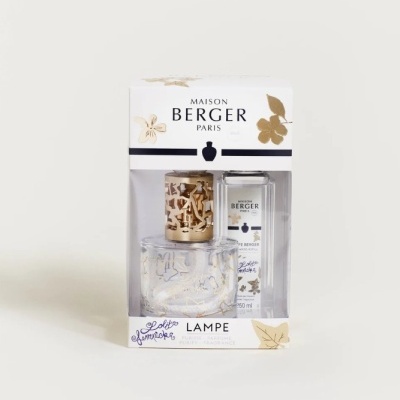 Conjunto Maison Berger Paris com lâmpada perfumada e vela decorativa em caixa branca