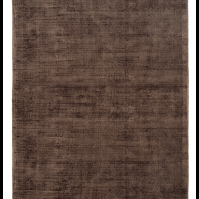 Tapete castanho escuro com textura suave