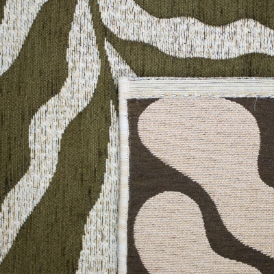 Dois tapetes com padrões abstratos em verde-oliva, bege e castanho e textura tricotada