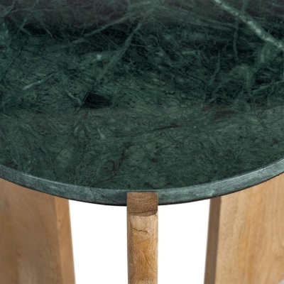 Tampo redondo de mármore verde com pernas em madeira clara