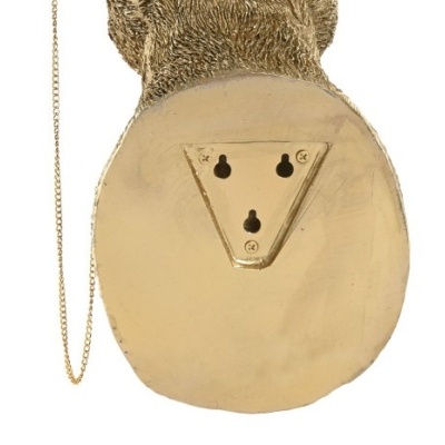 Base lisa oval dourada com três encaixes em triângulo para fixação e corrente pendurada