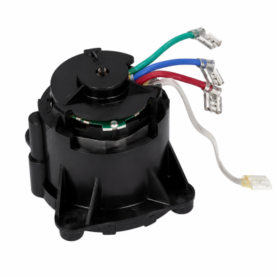 Motor elétrico preto com cabos coloridos e terminais metálicos