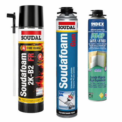 Três latas de espuma de poliuretano para pistola SOUDAL e INDEX