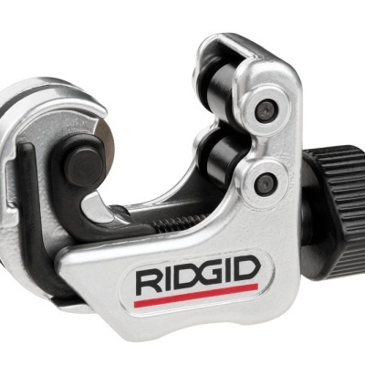 Mini cortador de tubos RIDGID prateado e preto com botão de ajuste