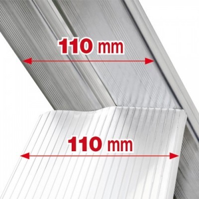 Detalhe de escada metálica com marcação de 110 mm em duas partes