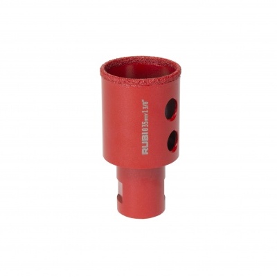 Ferramenta cilíndrica vermelha com inscrição 'RUBI' em fundo branco