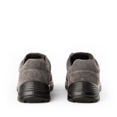 Sapatilhas cinzentas em camurça com sola preta vistas de trás.
