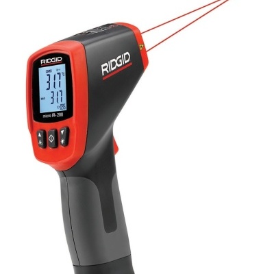 Termómetro infravermelhos RIDGID preto e vermelho com visor digital e lasers vermelhos