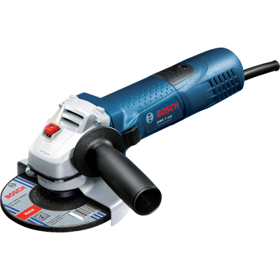 Esmerilhadora Bosch GWS 7-115 Professional com disco abrasivo para metal