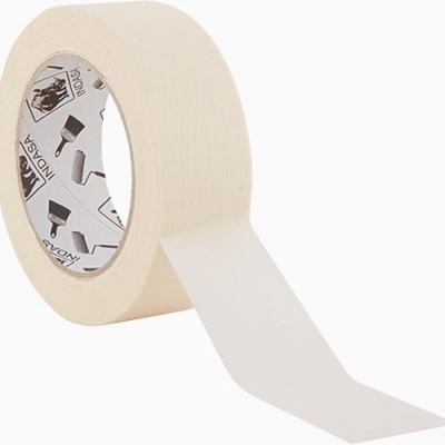 Rolo de fita adesiva creme com parte desdobrada