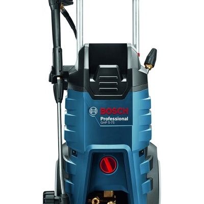 Máquina de lavar a pressão Bosch Professional GHP 5-75 azul e preta com rodas e punho telescópico