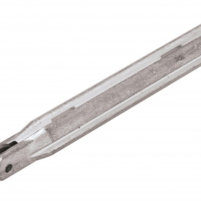 Ferramenta metálica prateada com furo na extremidade