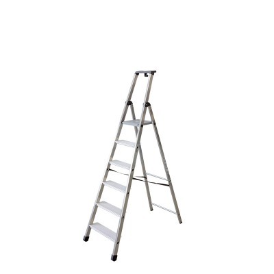 Escada de alumínio com cinco degraus e extremidades em plástico preto