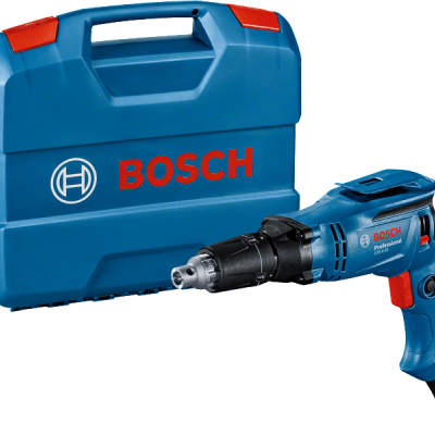 Conjunto de furadeira elétrica Bosch azul com mala de transporte azul.