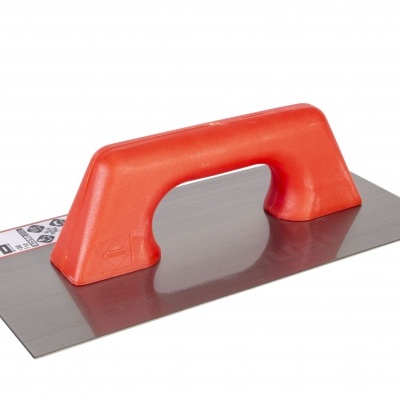 Espátula com cabo vermelho e base metálica sobre fundo branco