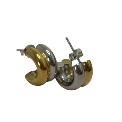 Brincos de argola bicolores dourado e prateado em metal