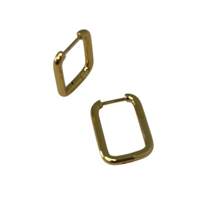 Brincos quadrados dourados com cantos arredondados em fundo branco