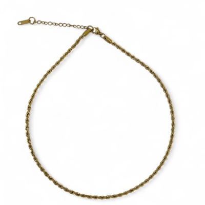 Colar dourado de corrente fina com fecho e extensão.