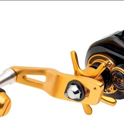 Carreto de pesca preto e dourado com punho de borracha preta