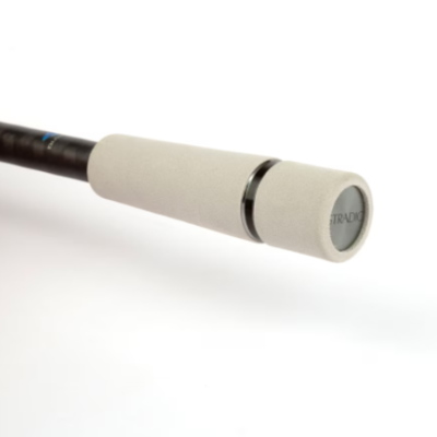 Pega de cana de pesca cinzenta com insígnia STRADIC