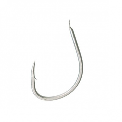 Gancho de pesca metálico prateado em fundo branco