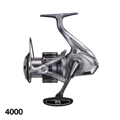 Carretel de pesca metálico com alavanca preta e número 4000 no fundo branco